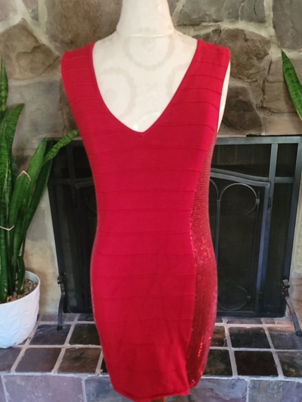 Arden B Red Bandage Bodycon Dress Sz M Sleeveless V-Neck Sequin Party Mini